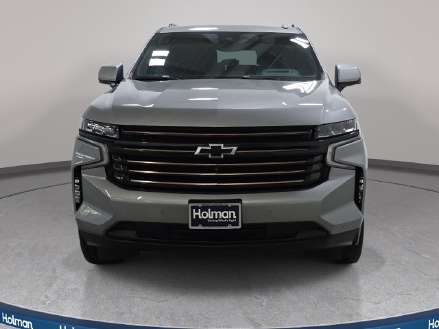 Used 2023 Gray Chevrolet High Country image 3