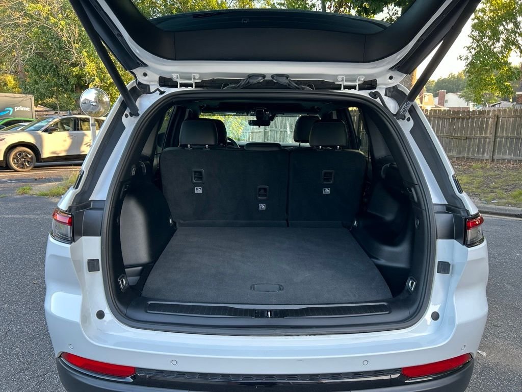Used 2025 White Jeep Altitude X image 30