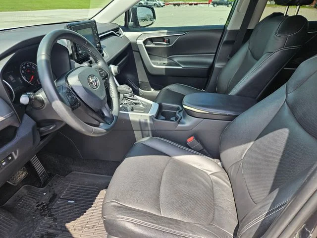 Used 2020 Black Toyota LE image 9