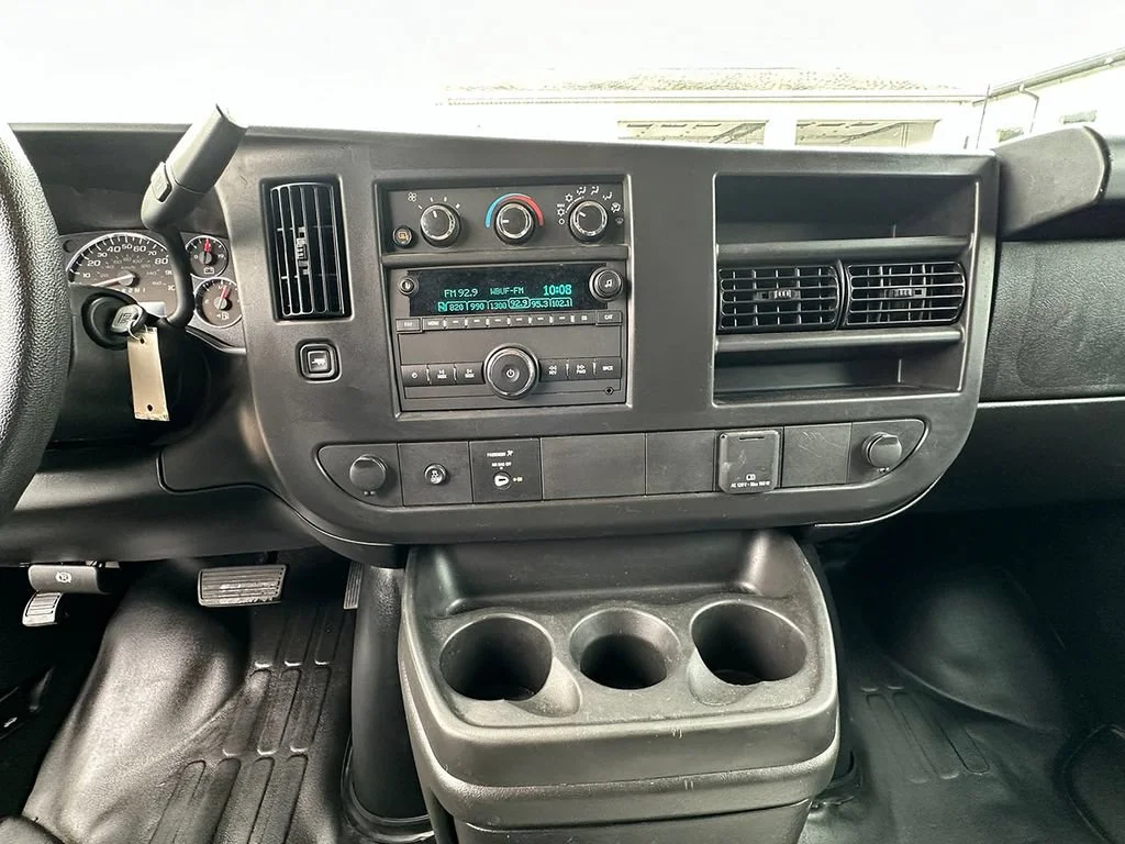 Used 2025 Summit White GMC Work Van image 33