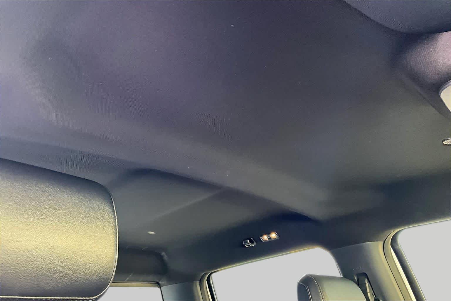 Used 2023 Oxford White Ford XLT image 14