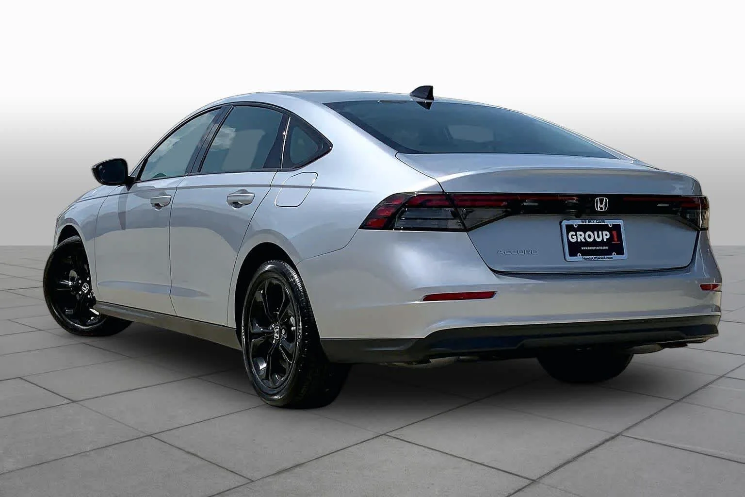 Used 2025 Solar Silver Metallic Honda SE image 17