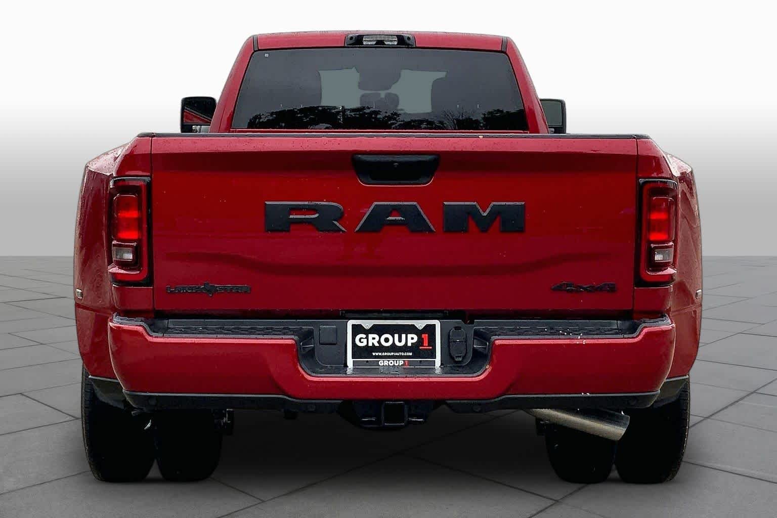 New 2026 Molten Red Pearl-Coat Exterior Paint RAM Lone Star image 4