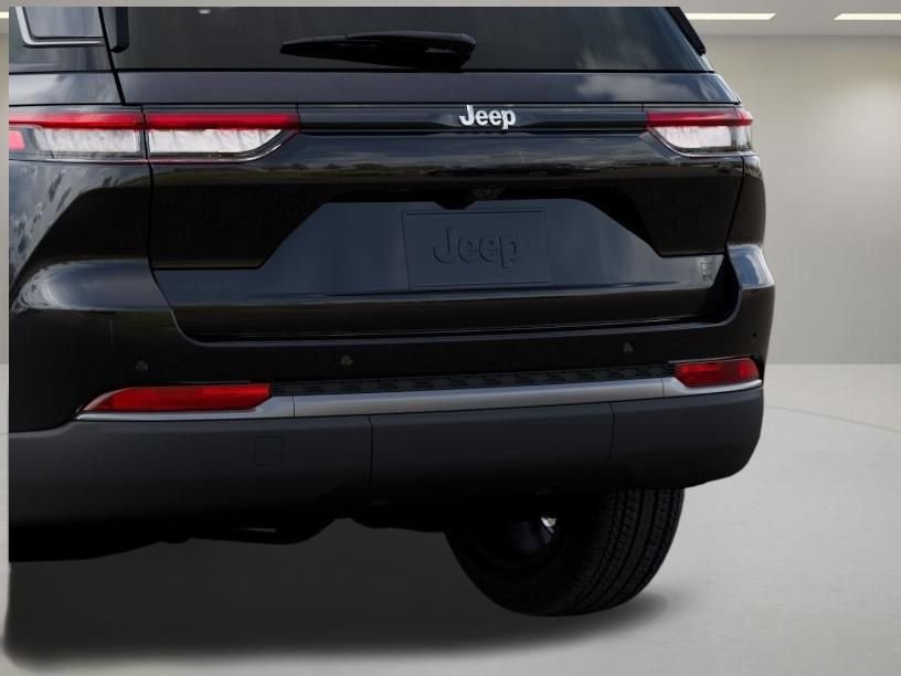 New 2026 Diamond Black Crystal Pearlcoat Jeep Limited image 13