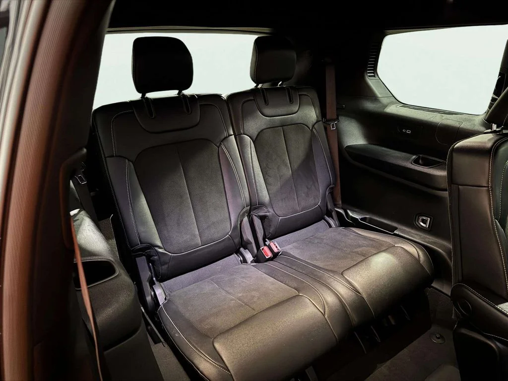 Used 2023 Black Jeep Altitude image 25
