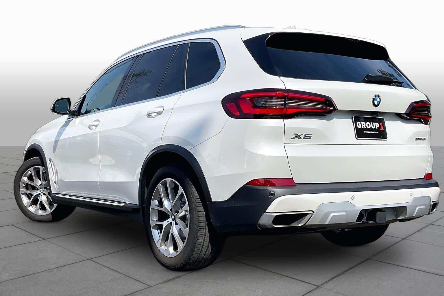 Used 2021 Mineral White Metallic BMW xDrive40i image 10