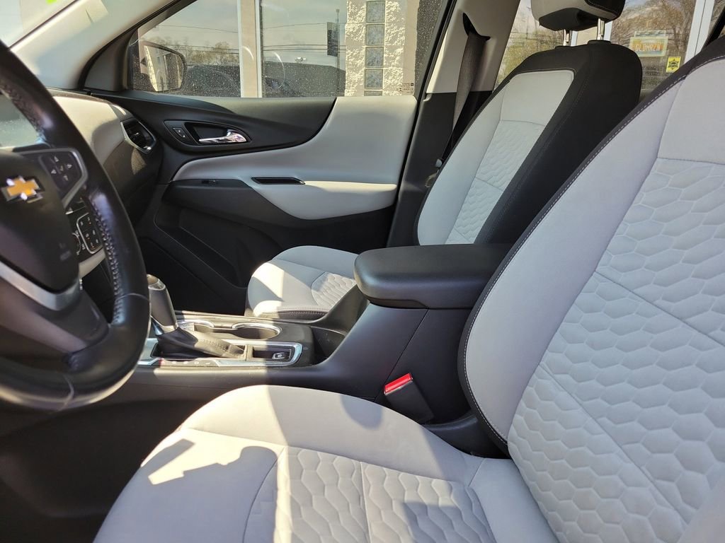Used 2018 STORM BLUE METALLIC Chevrolet LT image 18