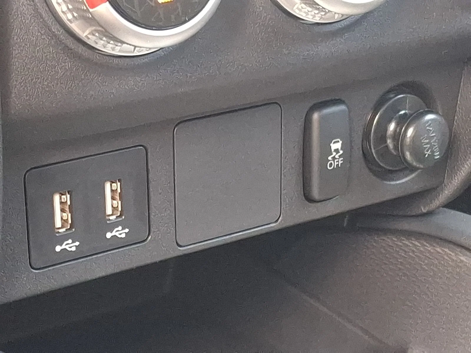 New 2027 Gray Mitsubishi 2.0 ES image 18