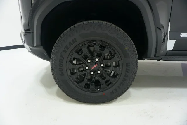 New 2026 Onyx Black GMC Elevation image 12