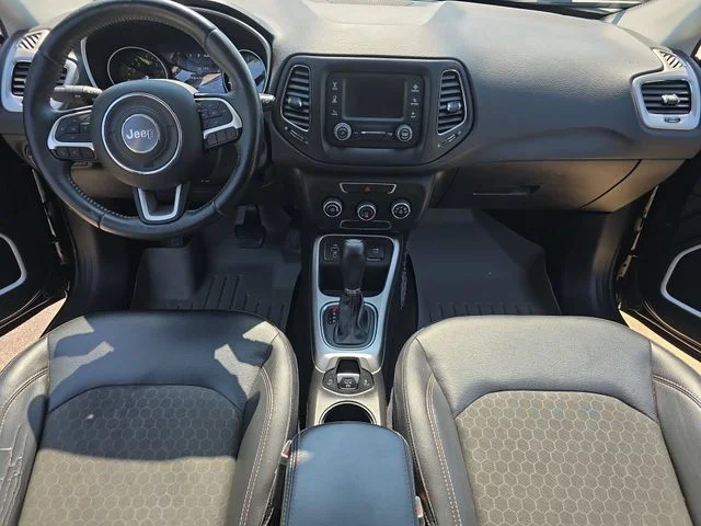 Used 2018 Black Jeep Latitude image 10