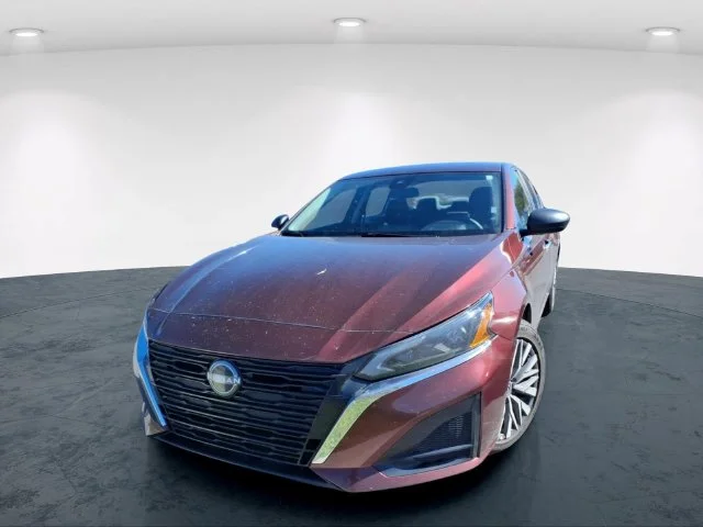 Used 2025 Red Nissan 2.5 SV image 4