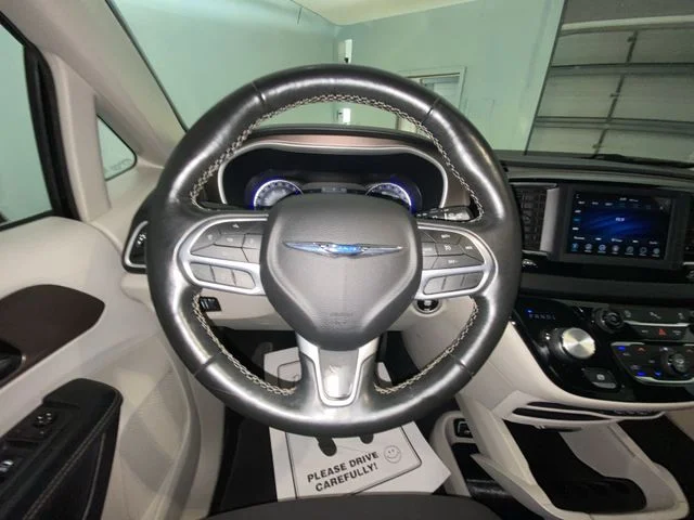 Used 2021 Black Chrysler LX image 14