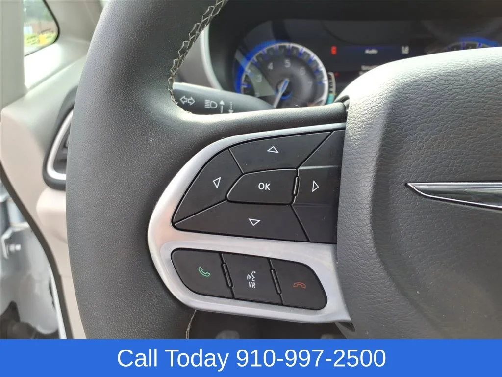 Used 2024 White Chrysler Touring L image 20