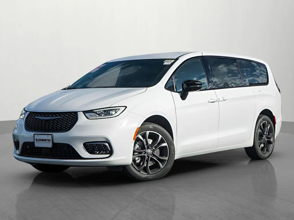 2026 Chrysler Pacifica Select AWD's photo