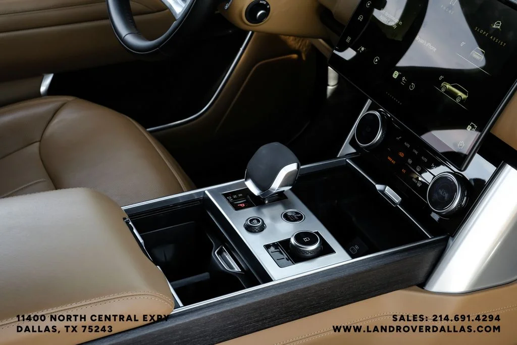 Used 2023 Black Land Rover SE image 24