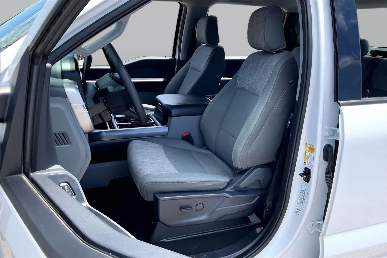 Used 2024 Oxford White Ford XLT image 8