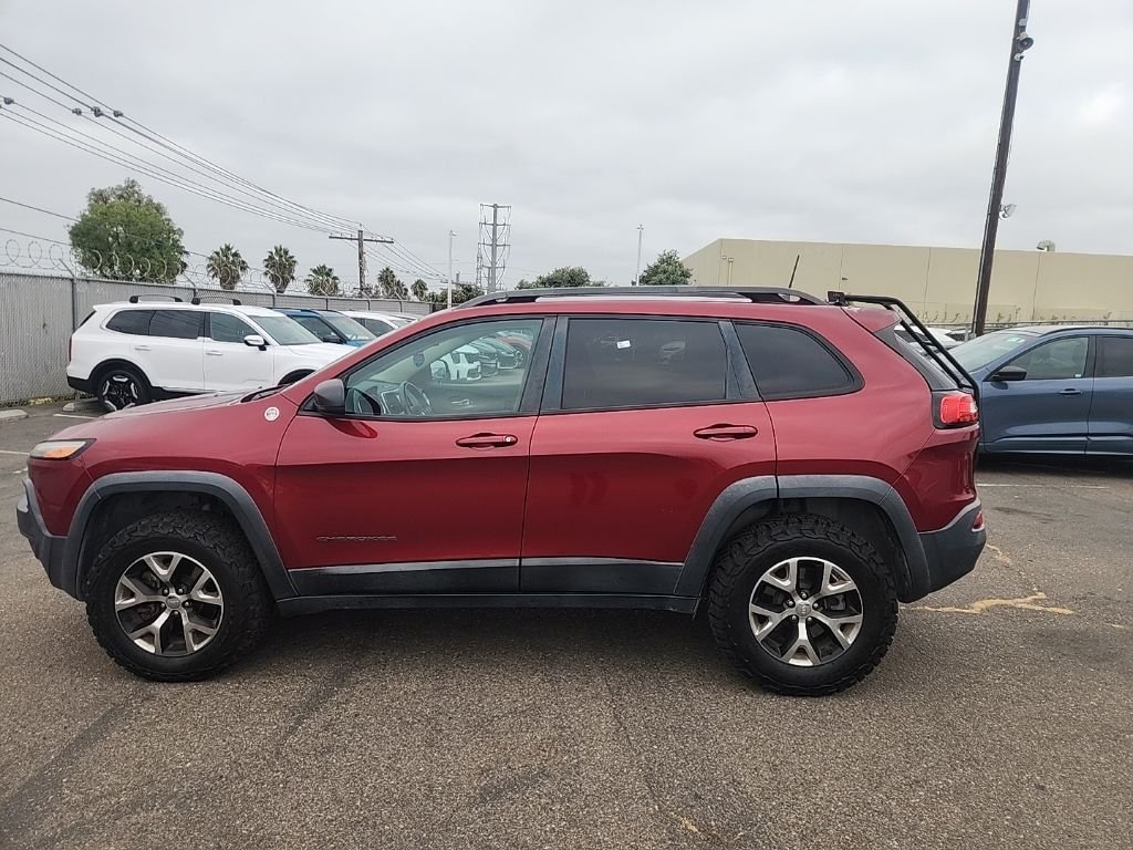 Used 2017 Red Jeep Trailhawk image 9