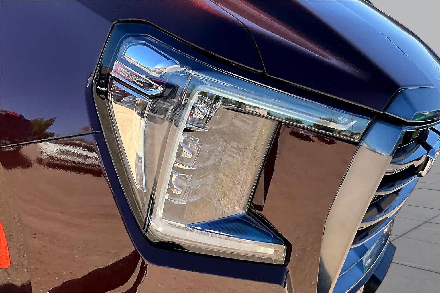 Used 2023 Redwood Metallic GMC AT4 image 25
