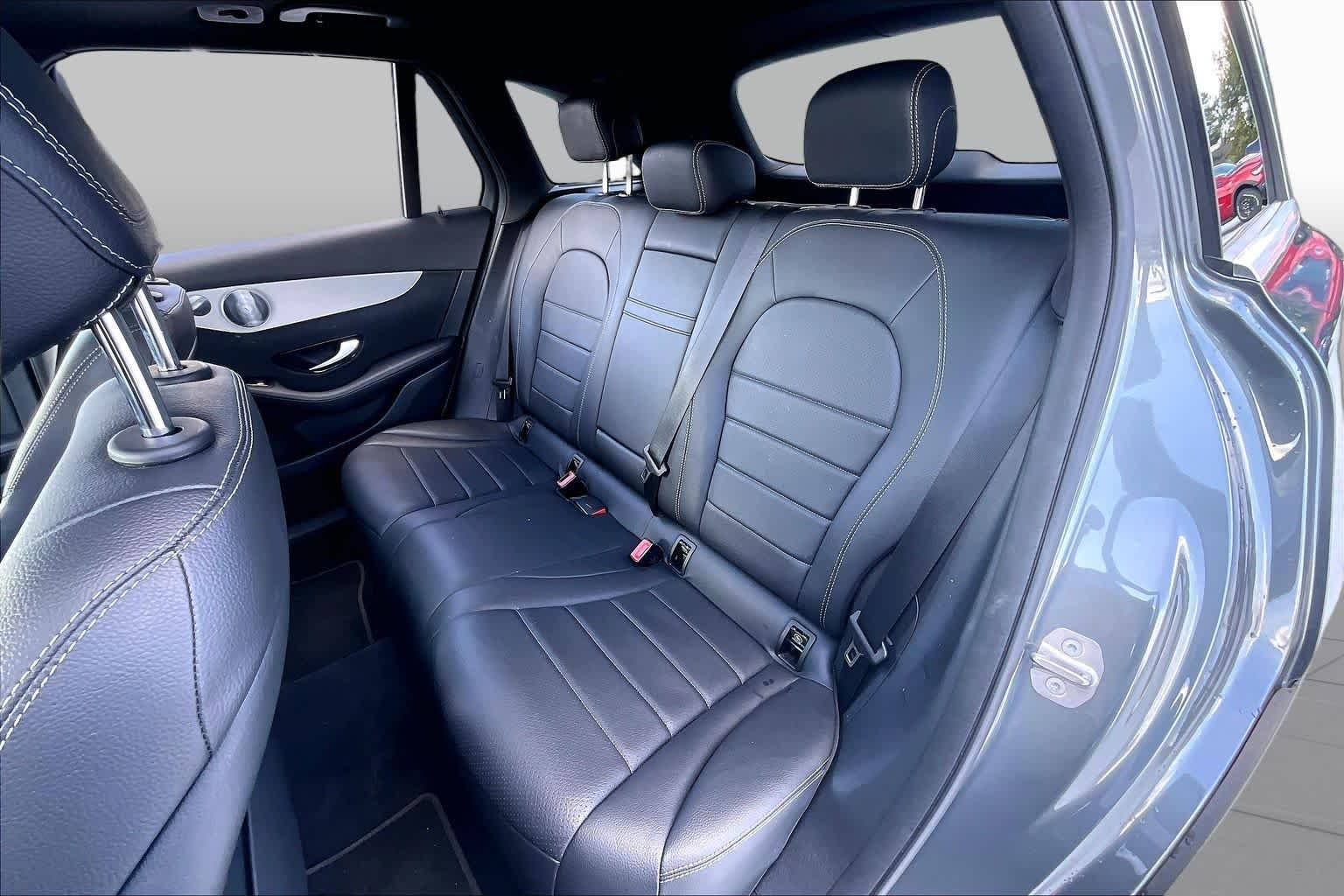 Used 2020 Selenite Grey Metallic Mercedes-Benz GLC 300 image 20