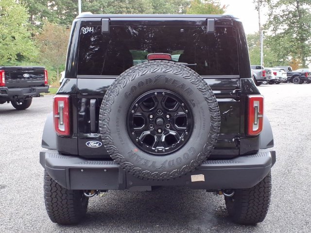 New 2026 Shadow Black Ford Badlands® image 5