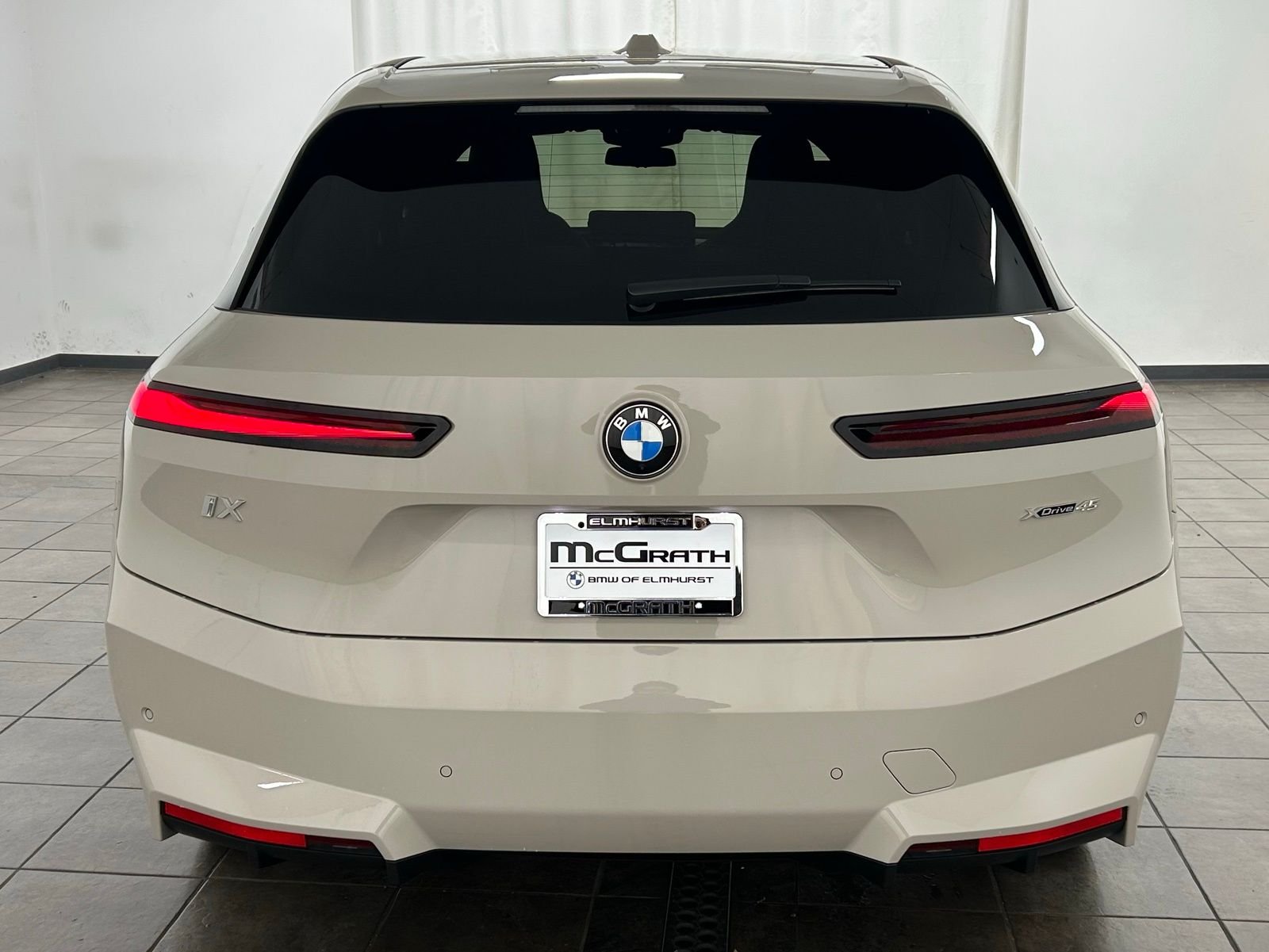 New 2026 Dune Grey Metallic BMW xDrive45 image 4