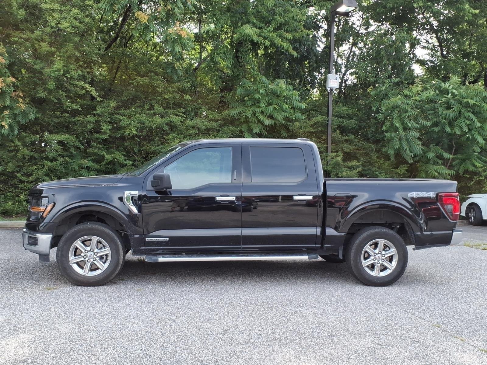 Used 2024 Agate Black Metallic Ford XLT image 3