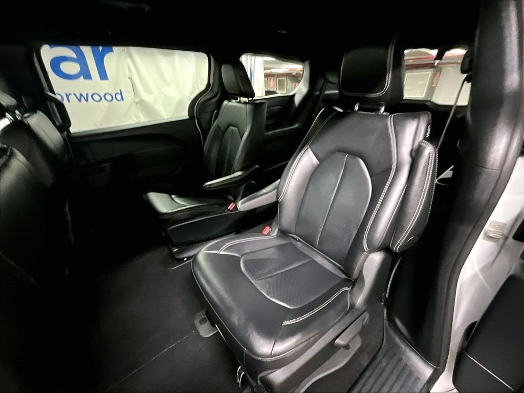 Used 2024 White Chrysler Select S Appearance image 15