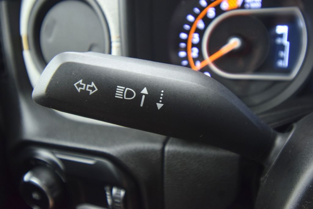 Used 2024 Silver Zynith Clearcoat Jeep Sport S image 38