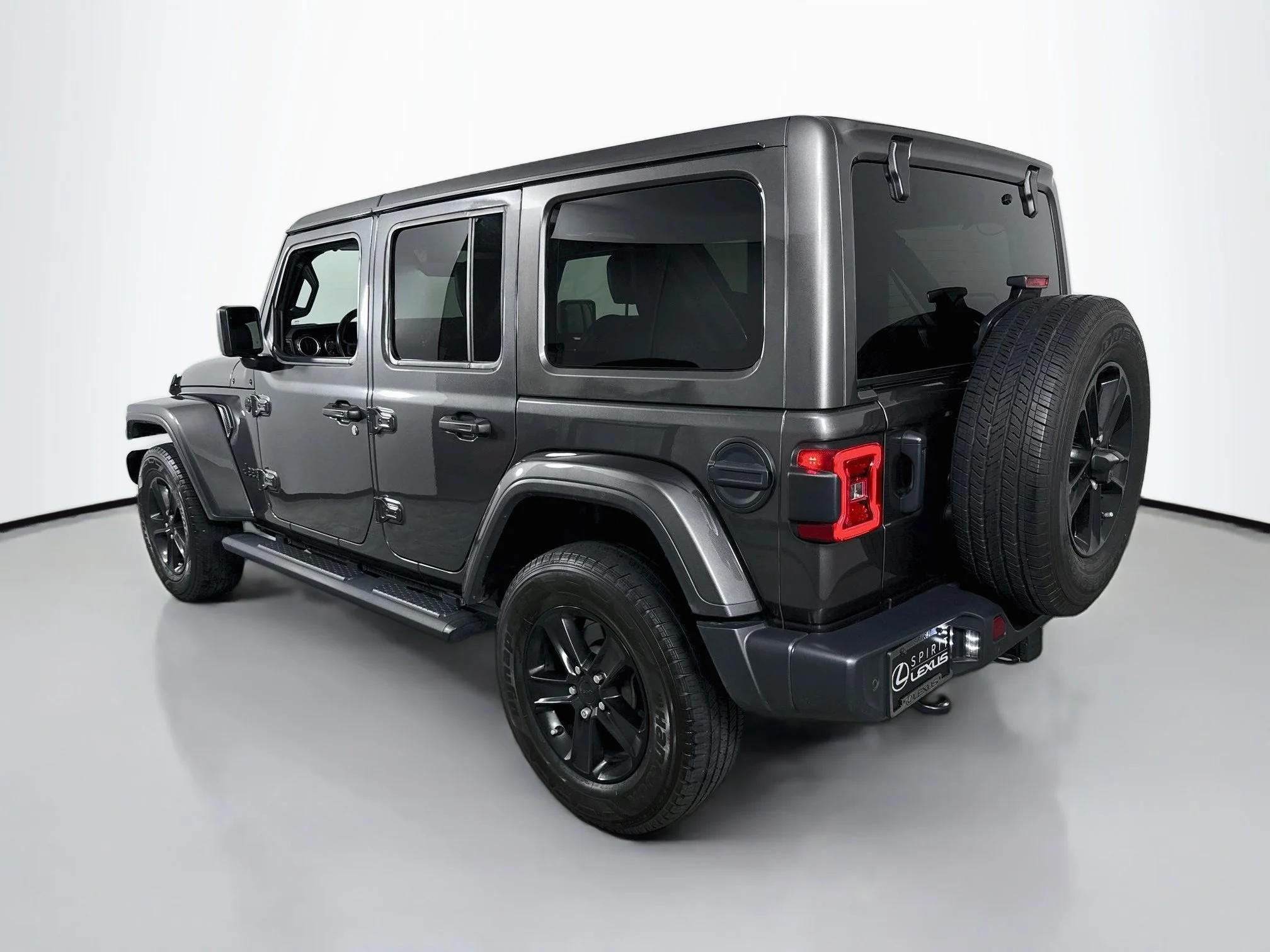 Used 2020 Granite Crystal Metallic Clearcoat Jeep Sahara Altitude image 5