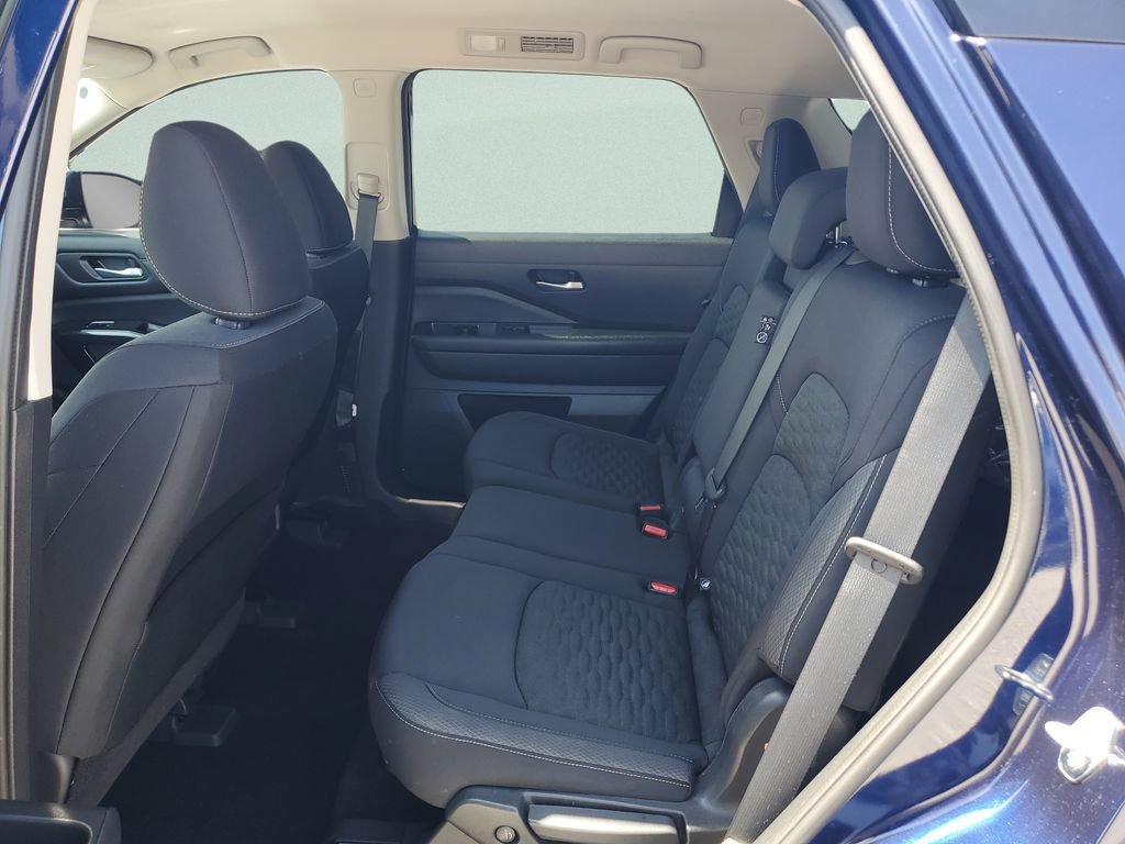 Used 2022 Blue Nissan SV 4WD image 10