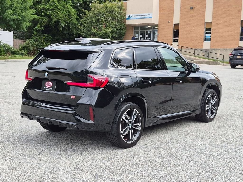 Used 2023 Black BMW xDrive28i image 3