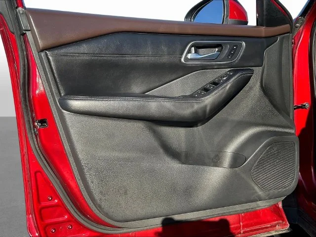 Used 2021 Red Nissan SL image 22