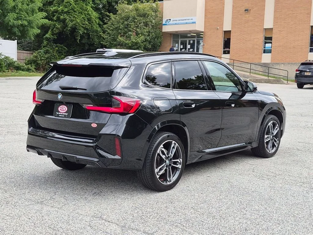Used 2023 Black BMW xDrive28i image 3