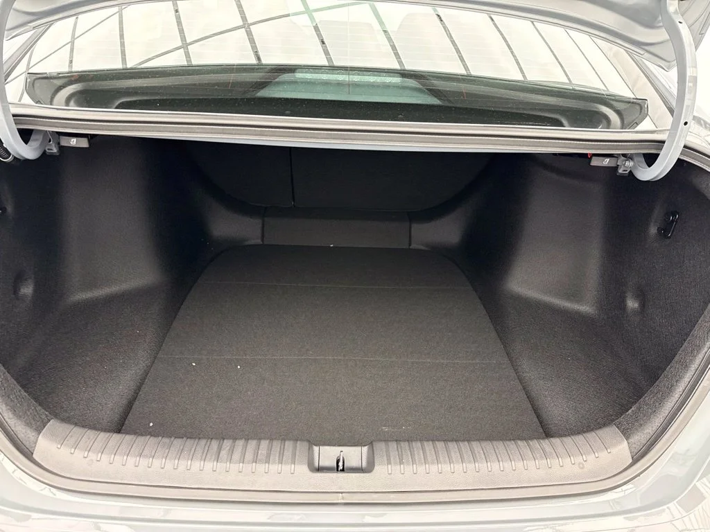 New 2026 Urban Gray Pearl Honda Touring image 10