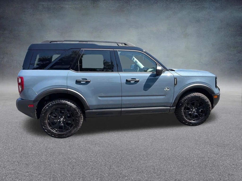 Used 2025 Gray Ford Outer Banks image 7
