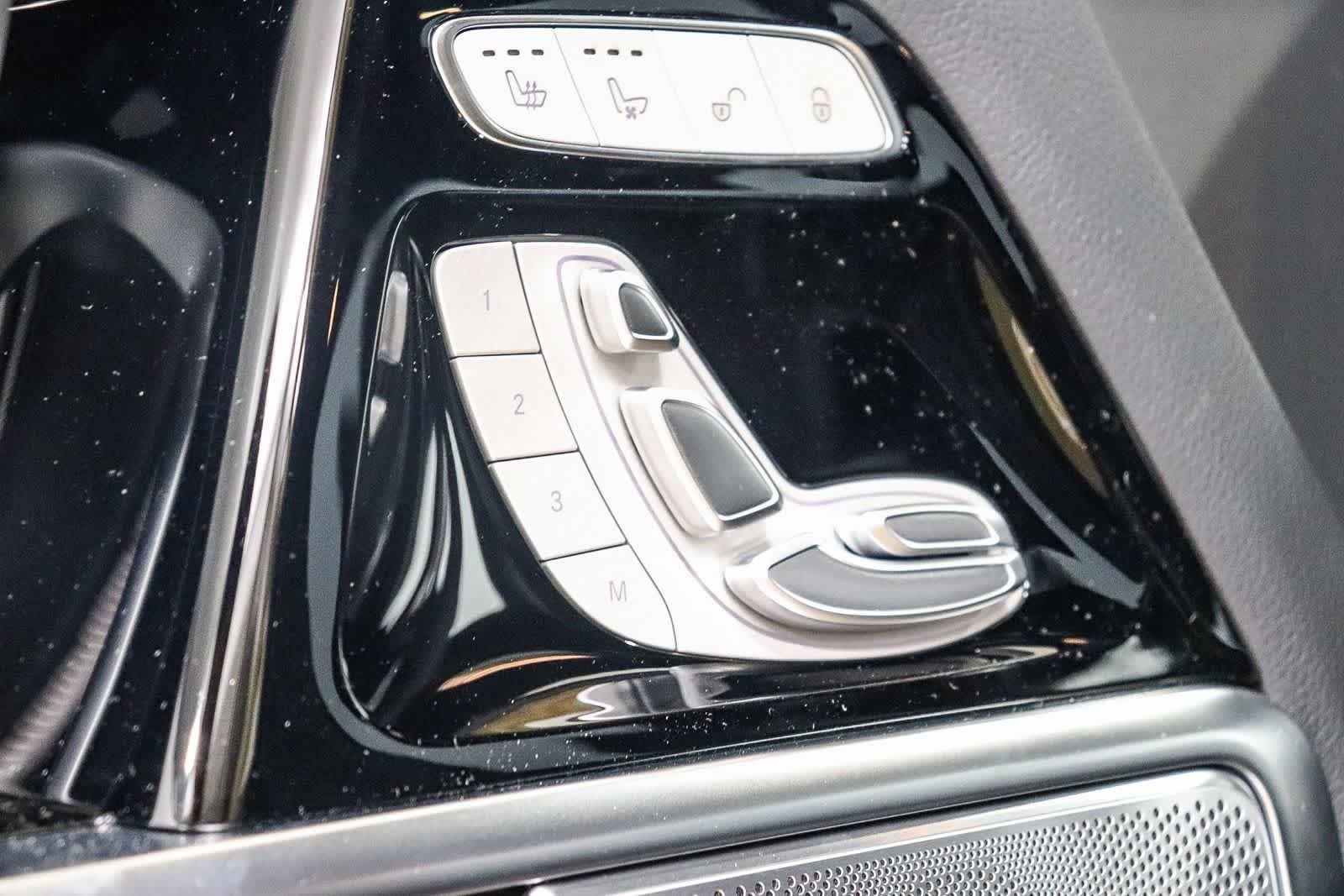 New 2026 MANUFAKTUR Desert Sand non-metallic Mercedes-Benz G 580e image 21