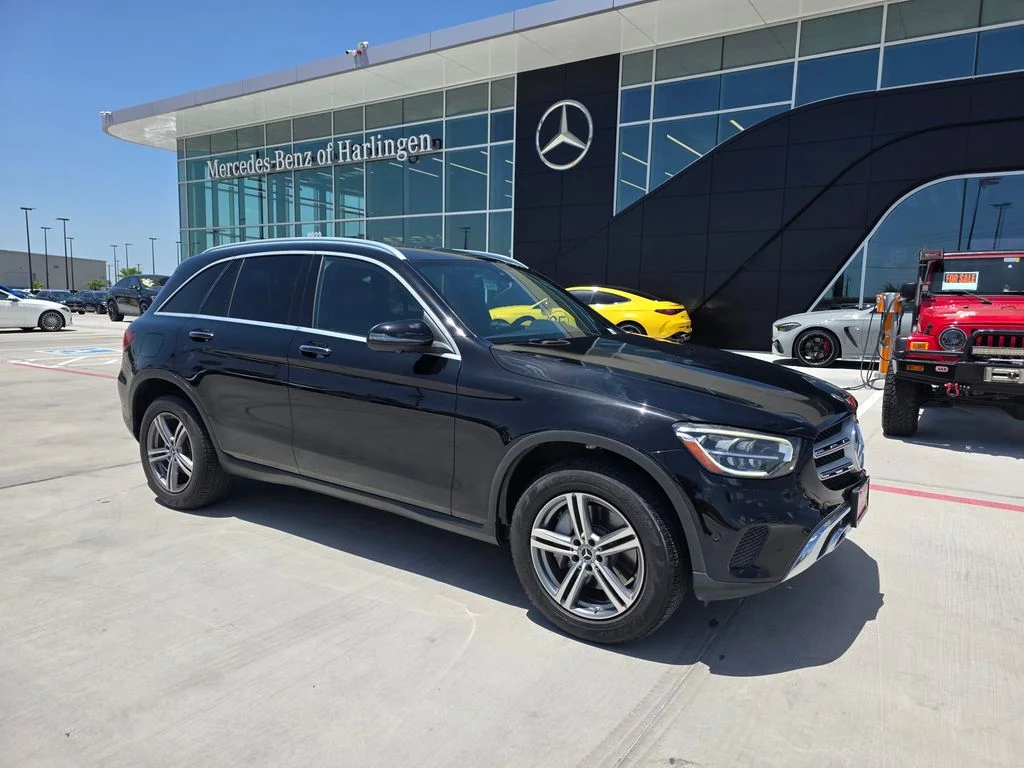 Used 2021 Black Mercedes-Benz GLC 300 image 1