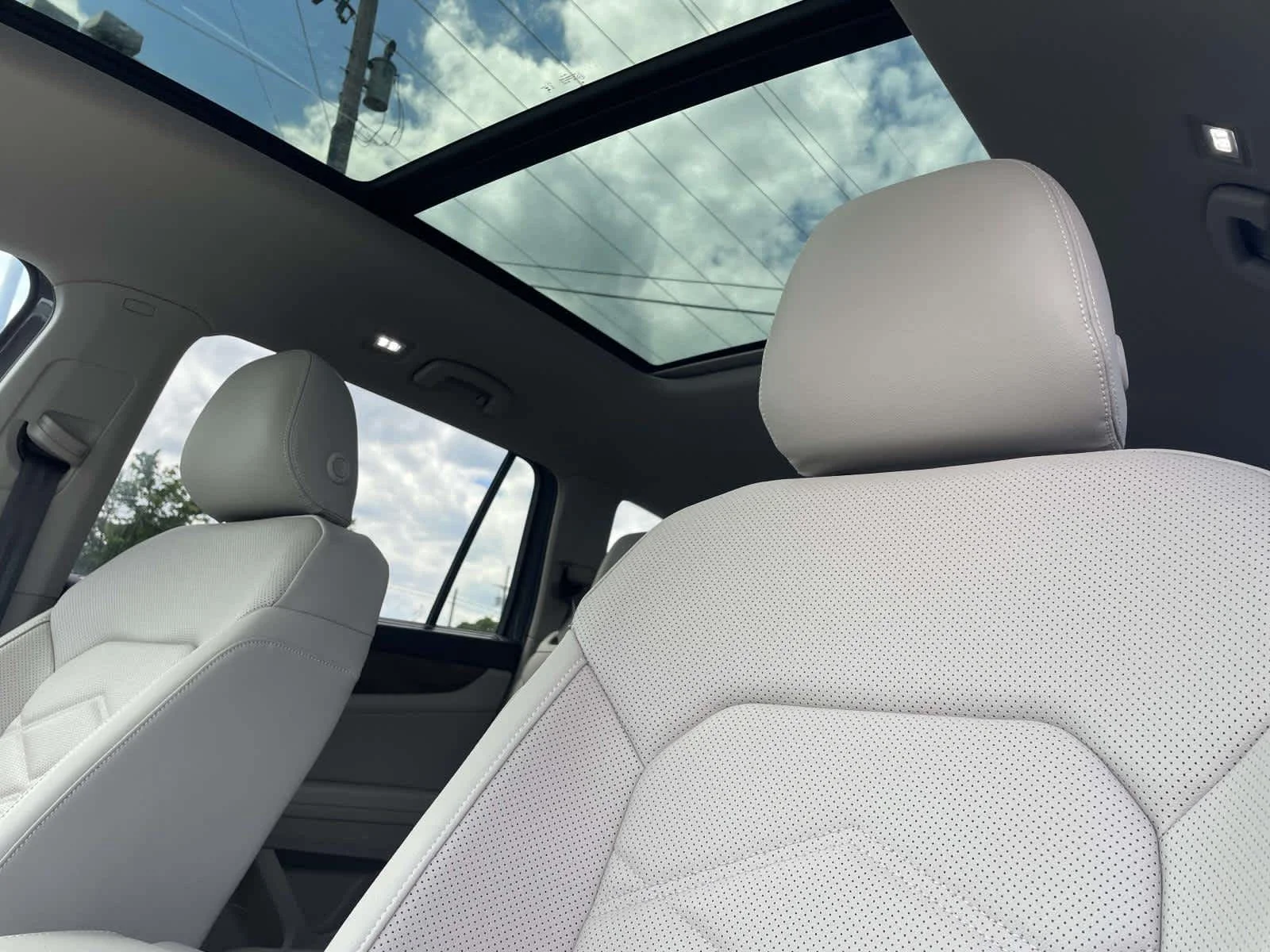 New 2026 Pure Gray Volkswagen 2.0T SE w/Technology image 15