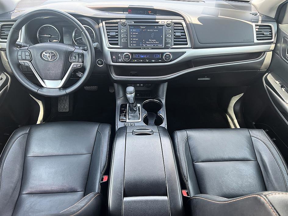 Used 2018 Celestial Silver Metallic Toyota XLE image 18