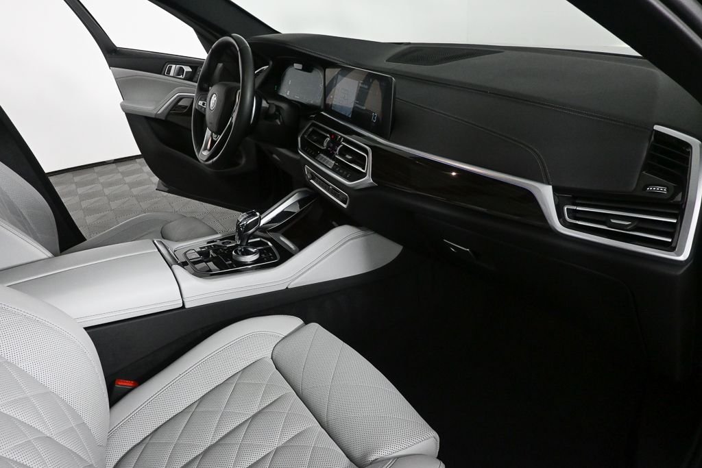 Used 2023 Gray BMW xDrive40i image 22