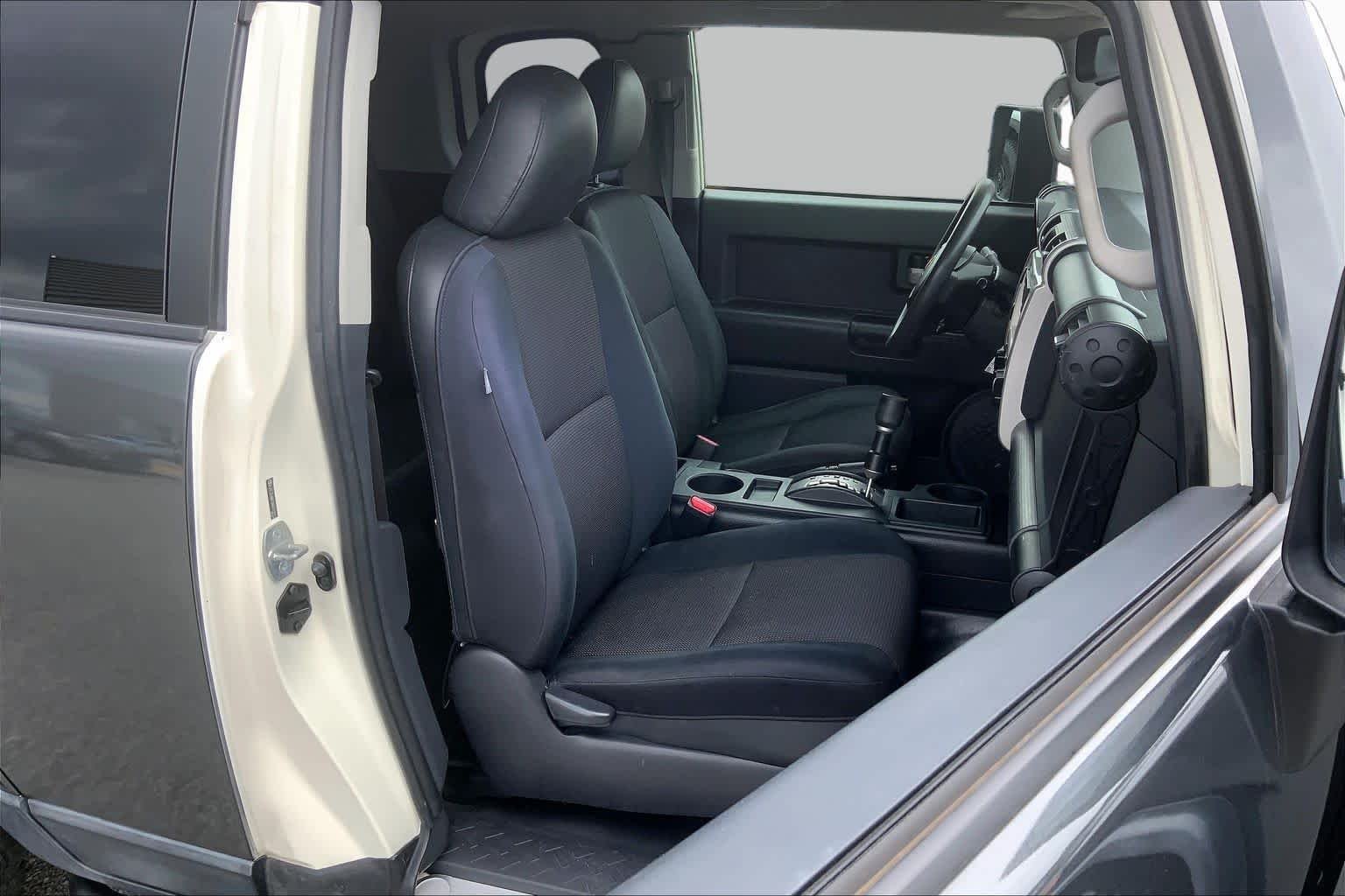Pre-Owned 2010 Toyota FJ Cruiser