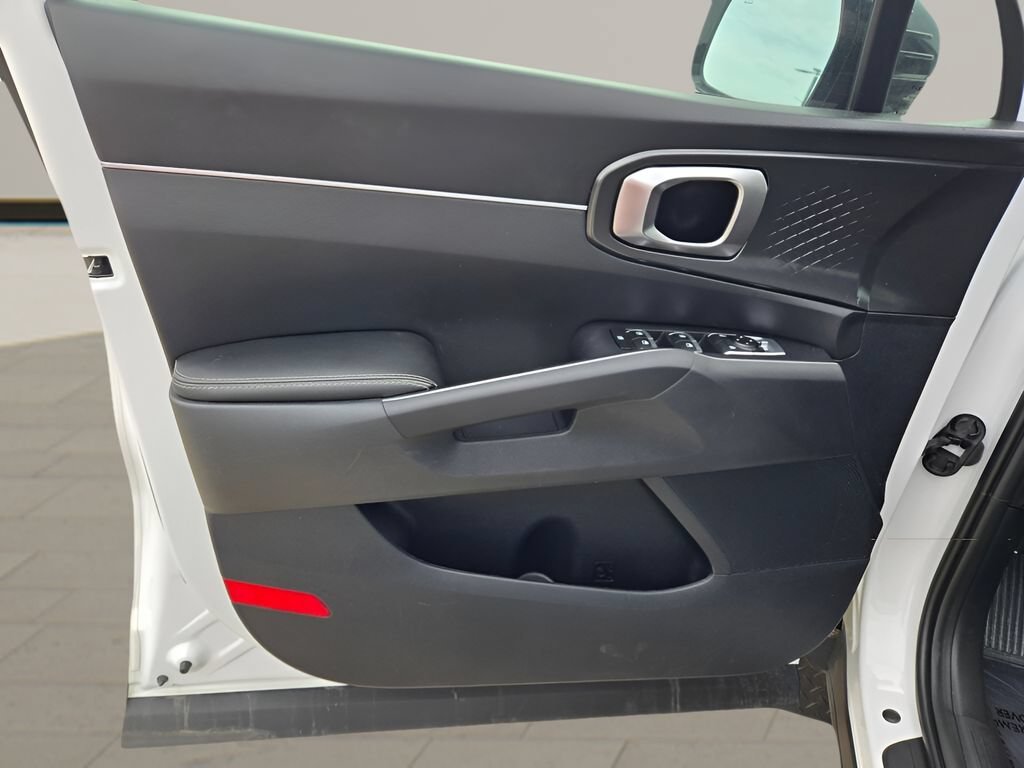 Used 2023 White Kia X-Line EX image 18