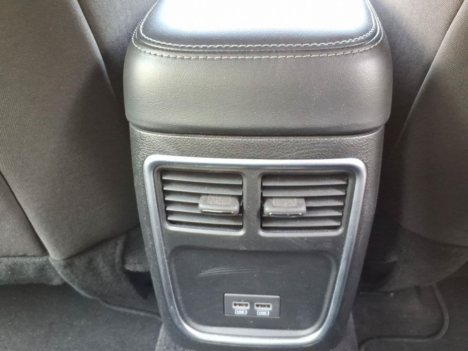 Used 2022 Pitch Black Clearcoat Dodge SXT image 26