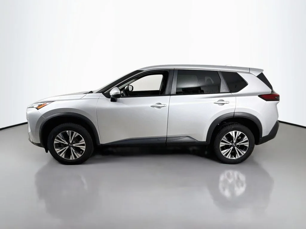 Used 2022 Brilliant Silver Metallic Nissan SV image 4