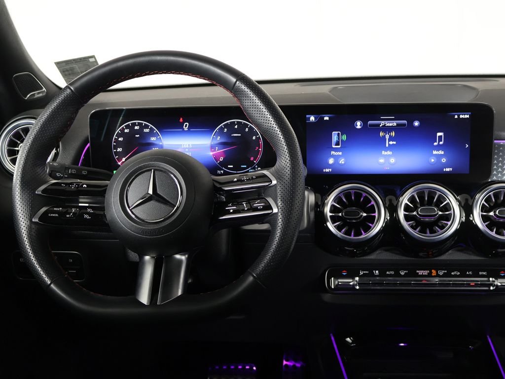 Used 2025 White Mercedes-Benz GLB 250 image 30
