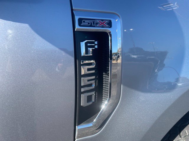 Used 2021 Silver Ford XL image 3