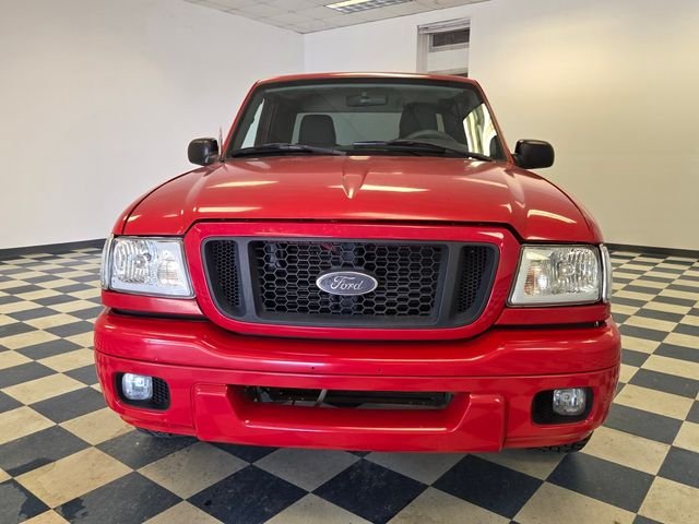 Used 2004 Red Ford Edge image 2