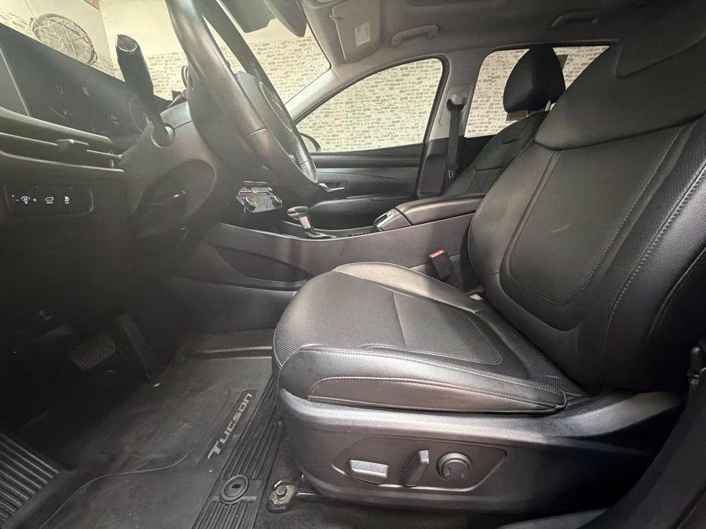 Used 2025 Hampton Gray Hyundai SEL Convenience image 24