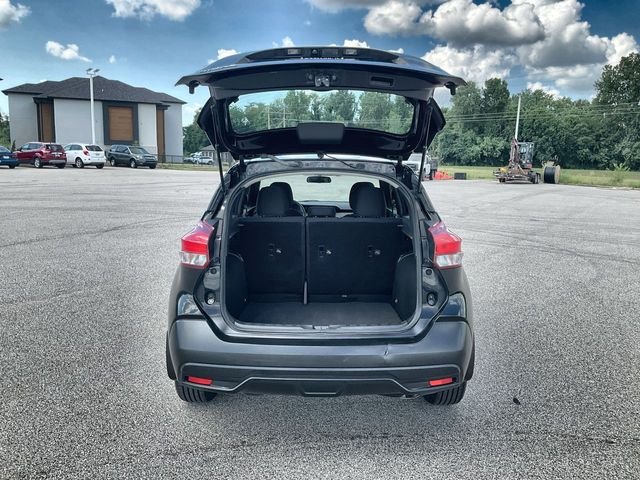 Used 2018 Super Black Nissan S image 30