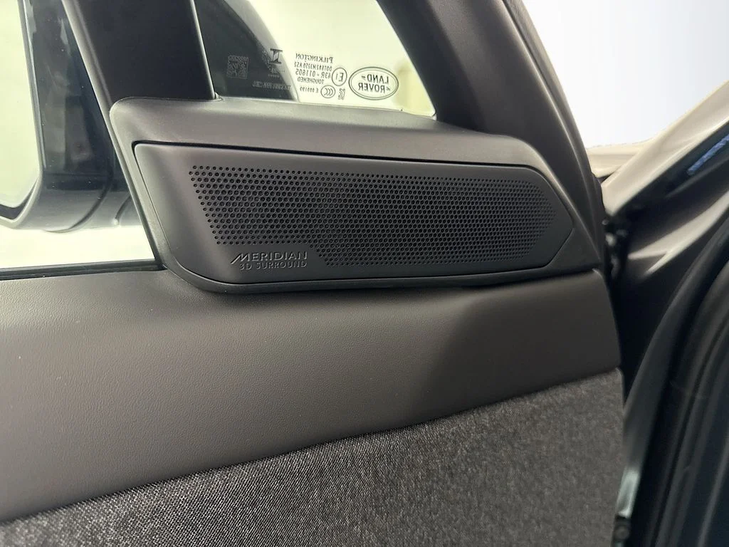 New 2026 Carpathian Grey Land Rover Dynamic SE image 19